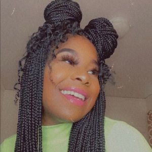 Meet your Posher, Cortney